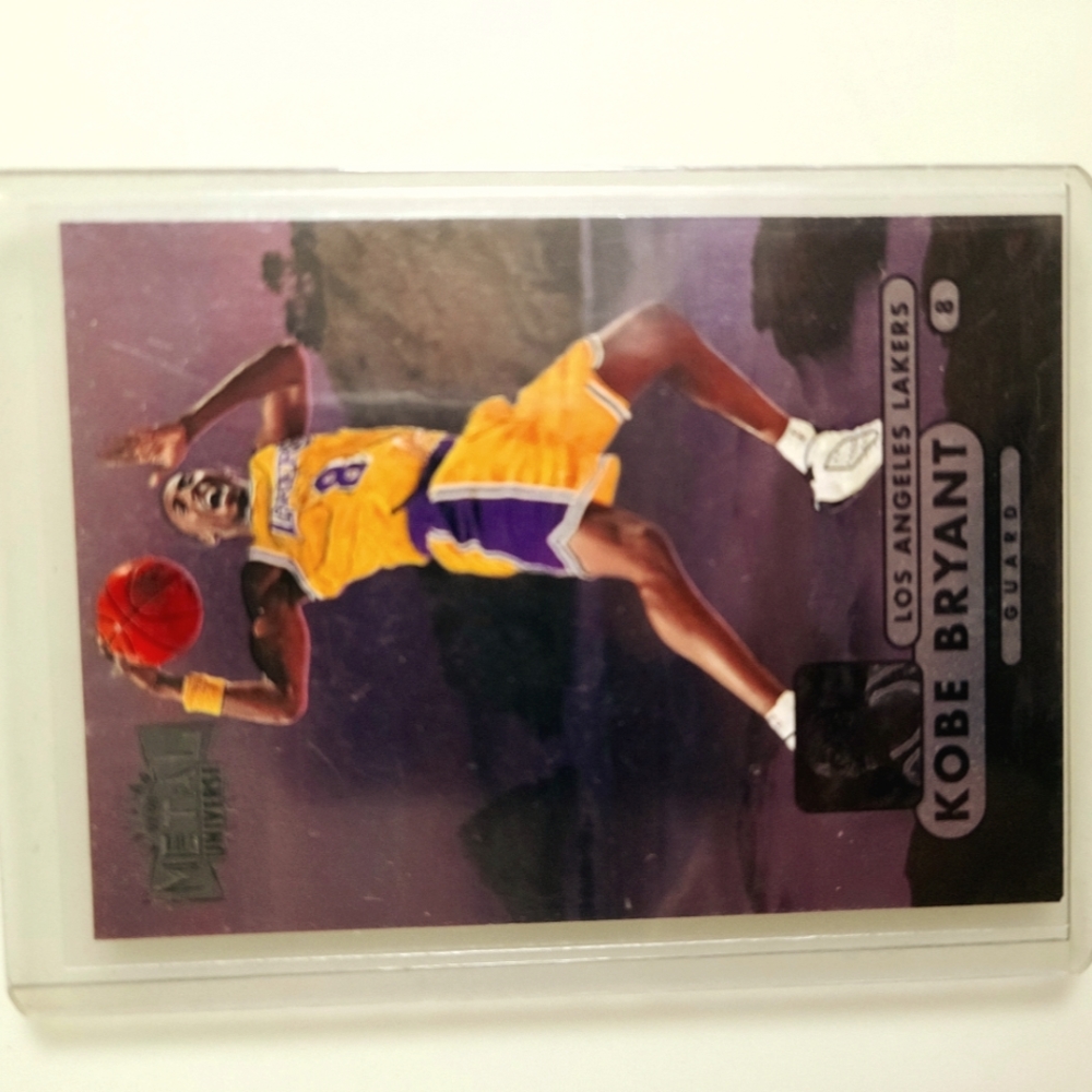 97-98 Skybox Metal Universe Kobe Bryant #86